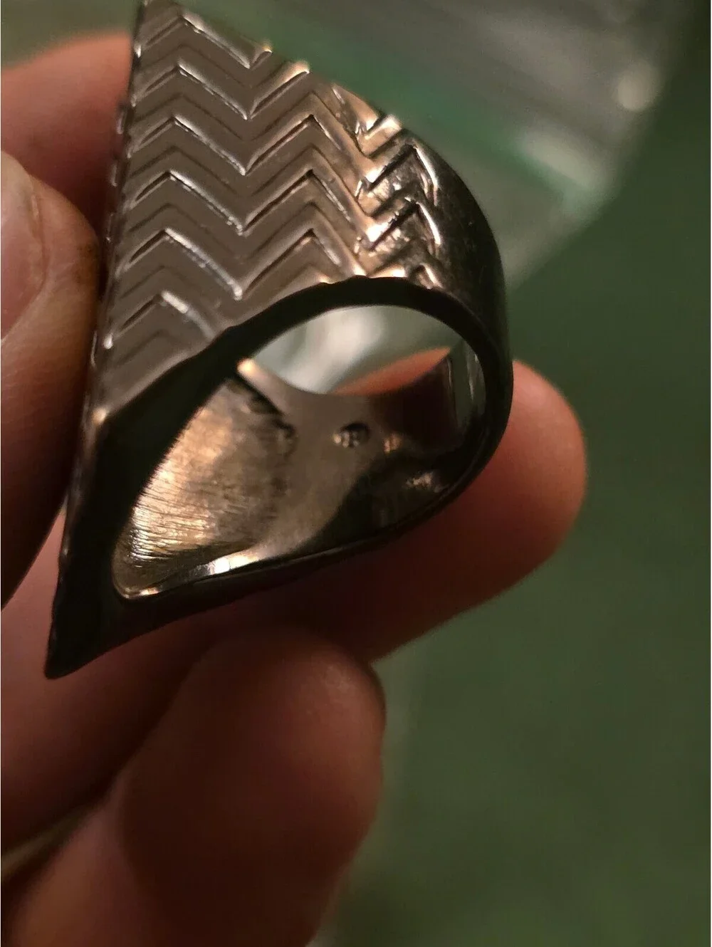 House of Harlow Gunmetal Textured Chevron Zigzag Shield Statement Ring Sz 8